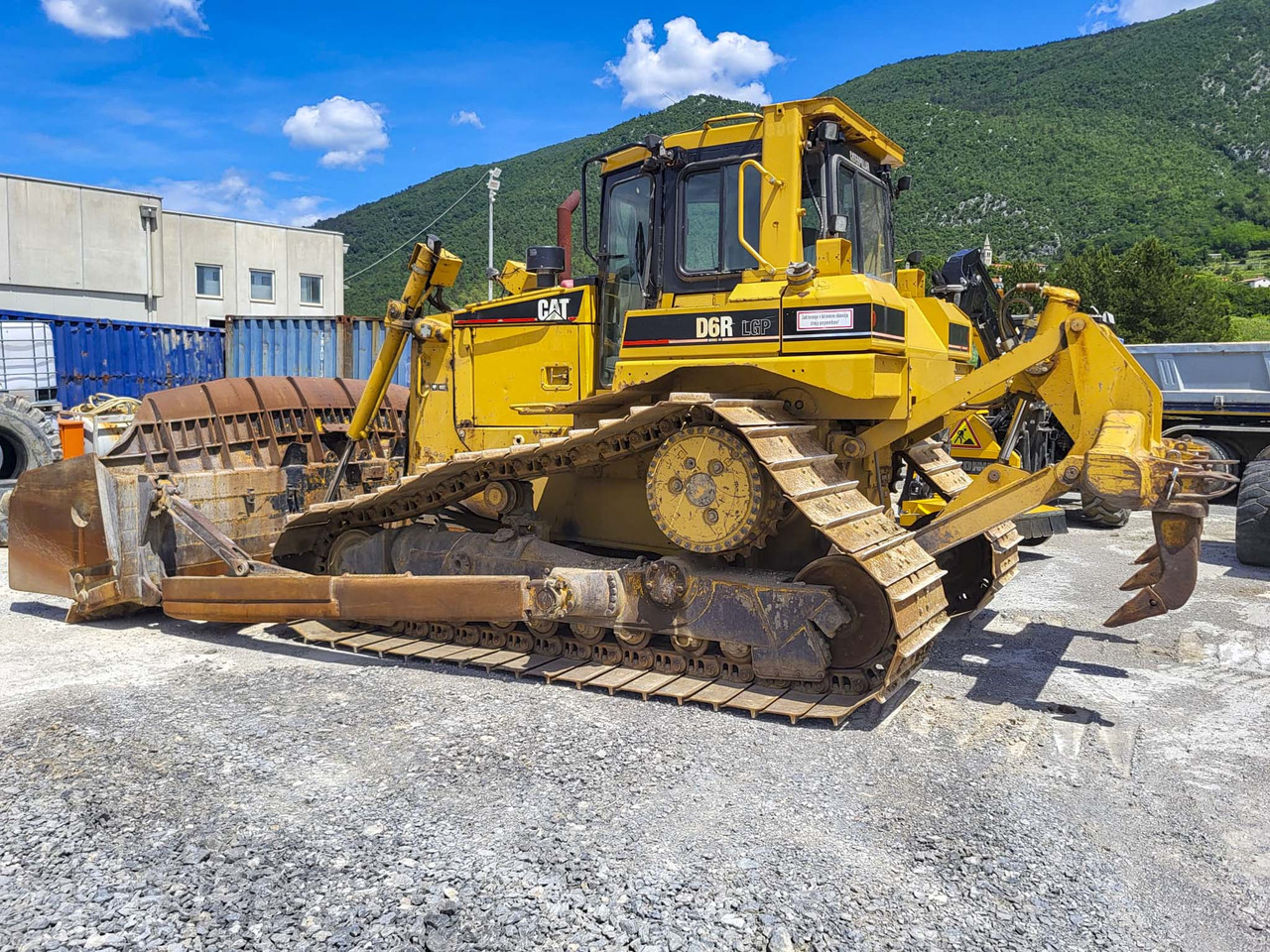 CATERPILLAR D6R - Máy ủi: hình 3 CATERPILLAR D6R - Máy ủi: hình 3