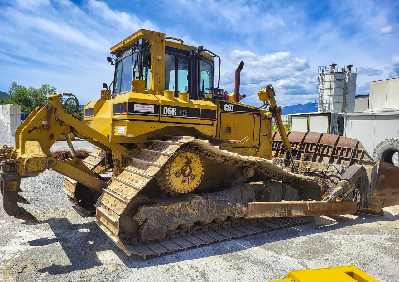Caterpillar D6R - Máy ủi: hình 4 Caterpillar D6R - Máy ủi: hình 4