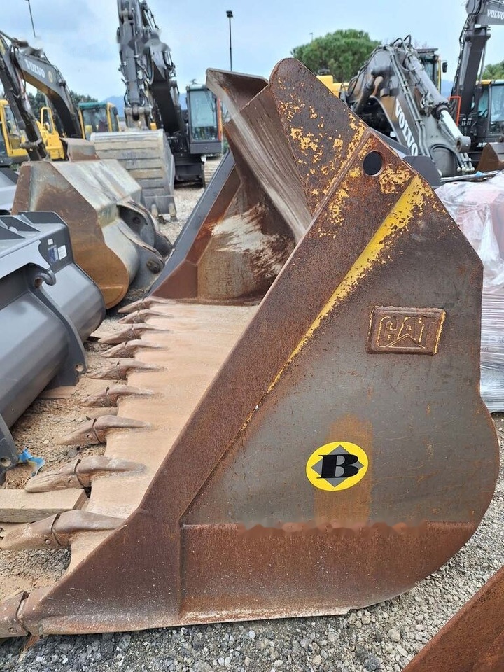 Caterpillar Loader bucket 3300 mm - Gầu xúc lật: hình 2 Caterpillar Loader bucket 3300 mm - Gầu xúc lật: hình 2