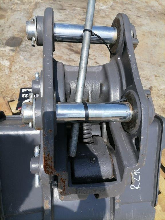 Digging bucket 600 mm with quick coupler - Gầu máy xúc: hình 4 Digging bucket 600 mm with quick coupler - Gầu máy xúc: hình 4