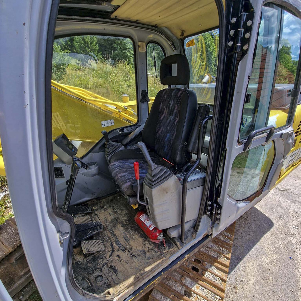 Máy xúc bánh xích New Holland Kobelco E215: hình 17