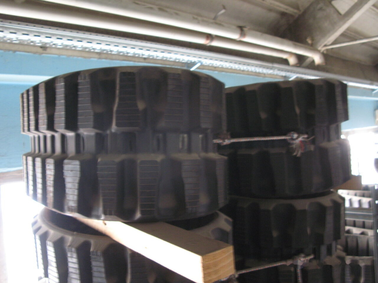 TAERYUK CW300X52,5X72 - Bánh lăn cho Máy xúc: hình 1 TAERYUK CW300X52,5X72 - Bánh lăn cho Máy xúc: hình 1