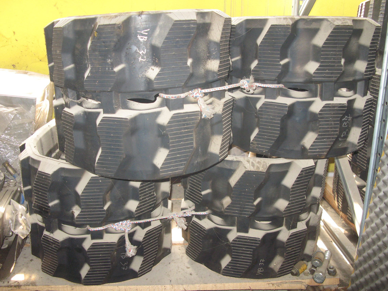 TAERYUK YB400X144X37 - Bánh lăn cho Máy xúc: hình 1 TAERYUK YB400X144X37 - Bánh lăn cho Máy xúc: hình 1