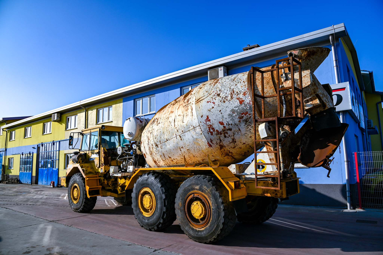 VOLVO A25C 6X6 - Xe trộn bê tông: hình 4 VOLVO A25C 6X6 - Xe trộn bê tông: hình 4