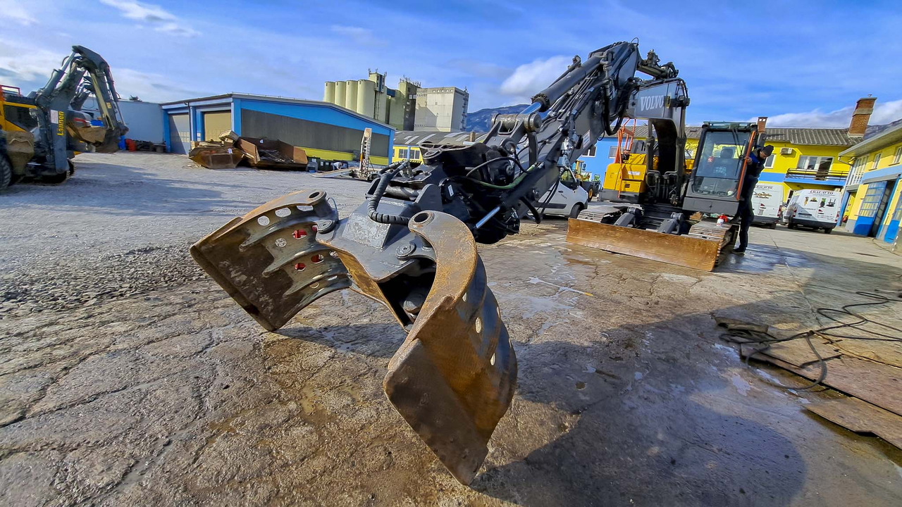 VOLVO ECR235EL - Máy xúc bánh xích: hình 2 VOLVO ECR235EL - Máy xúc bánh xích: hình 2