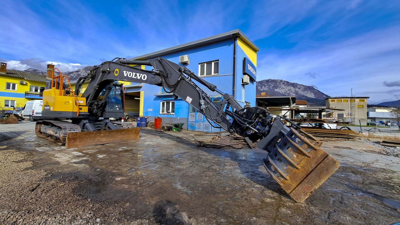 VOLVO ECR235EL - Máy xúc bánh xích: hình 3 VOLVO ECR235EL - Máy xúc bánh xích: hình 3