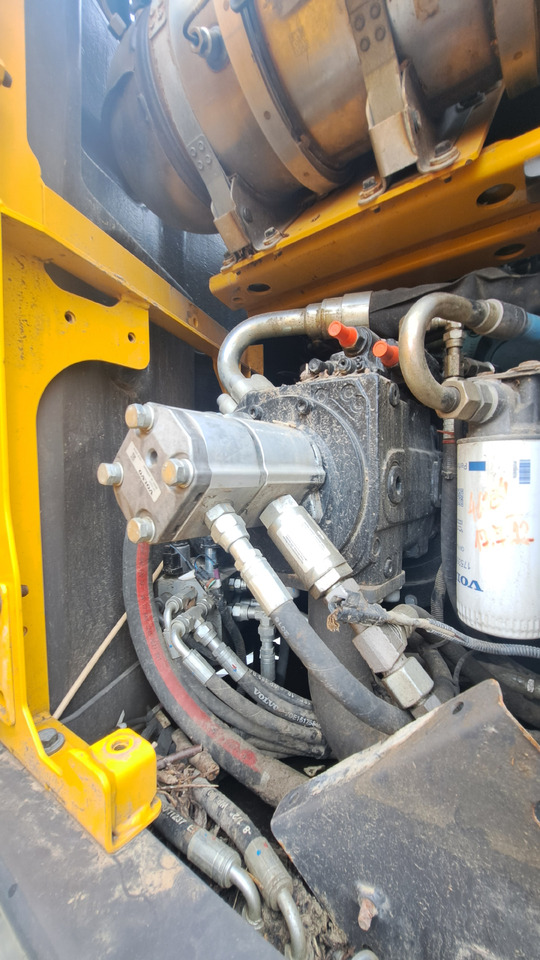 VOLVO EWR150E - Máy xúc bánh lốp: hình 5 VOLVO EWR150E - Máy xúc bánh lốp: hình 5