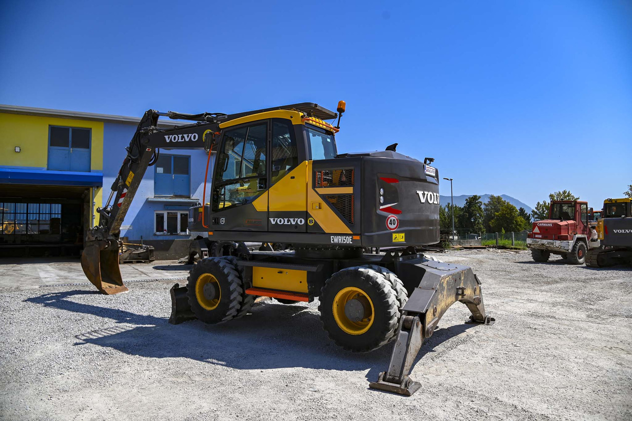 VOLVO EWR150E - Máy xúc bánh lốp: hình 4 VOLVO EWR150E - Máy xúc bánh lốp: hình 4