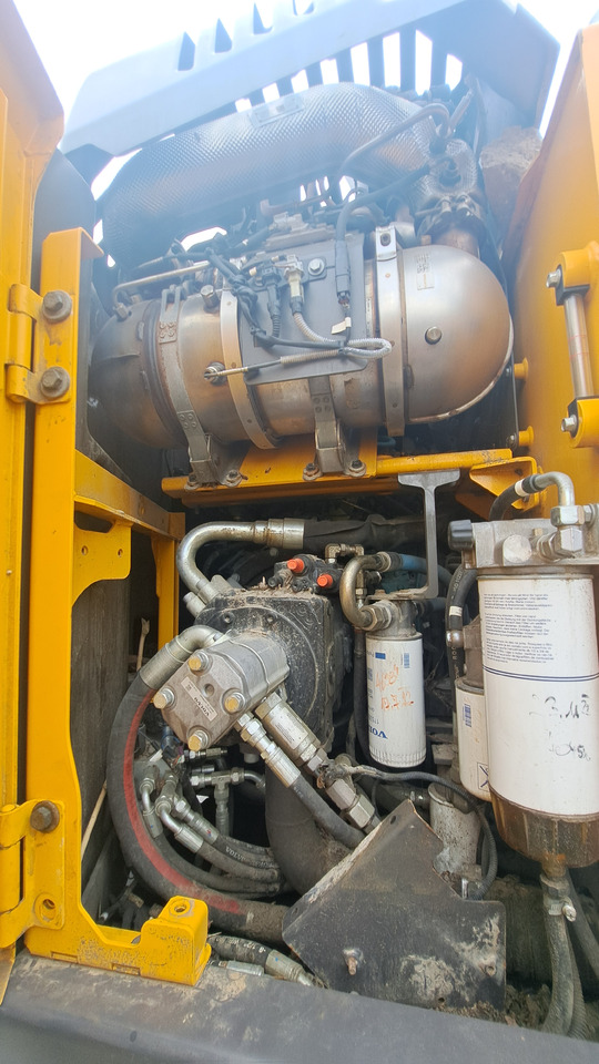 VOLVO EWR150E - Máy xúc bánh lốp: hình 4 VOLVO EWR150E - Máy xúc bánh lốp: hình 4