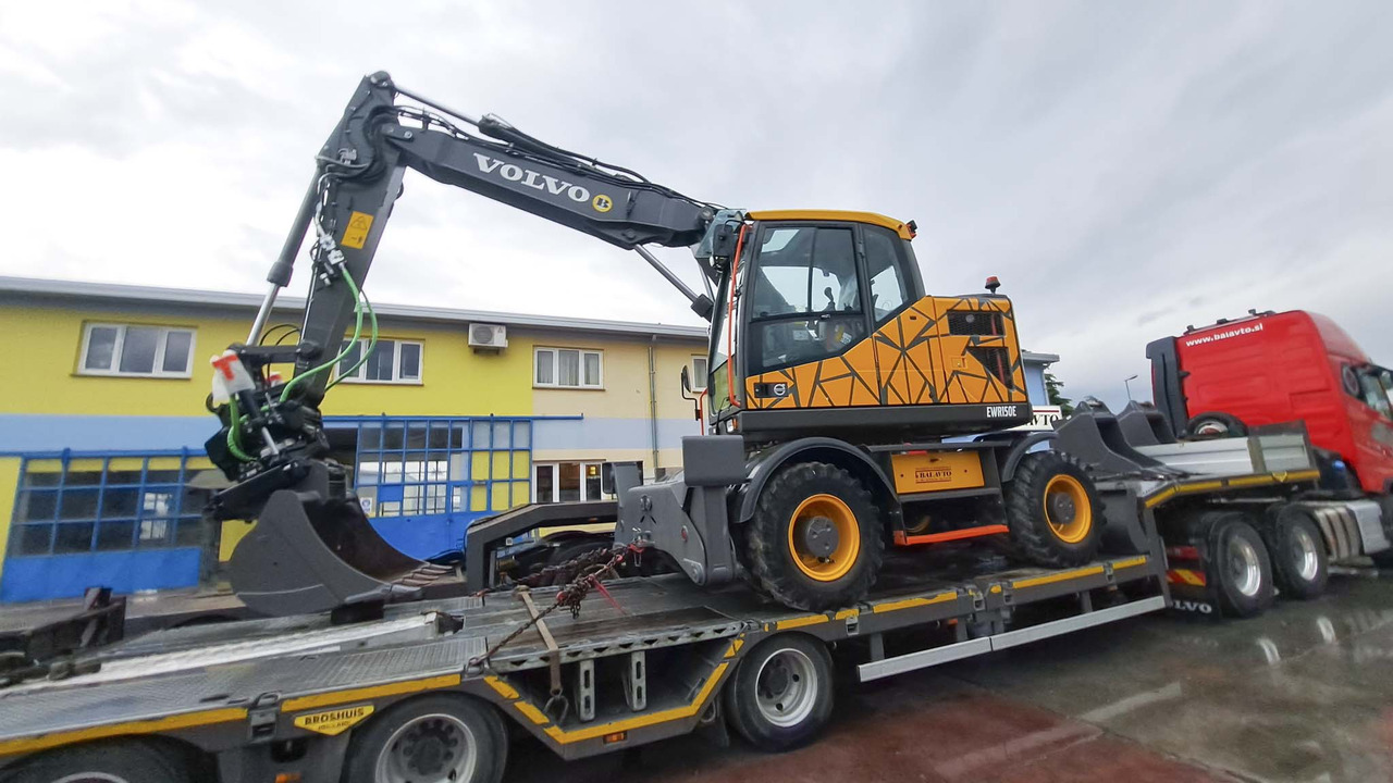 VOLVO EWR150E - Máy xúc bánh lốp: hình 2 VOLVO EWR150E - Máy xúc bánh lốp: hình 2