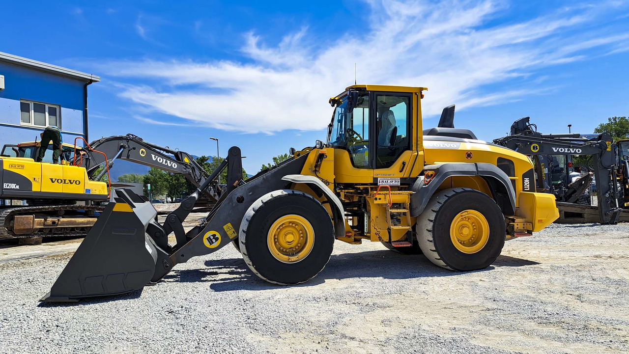 VOLVO L120H - Máy xúc lật bánh lốp: hình 3 VOLVO L120H - Máy xúc lật bánh lốp: hình 3