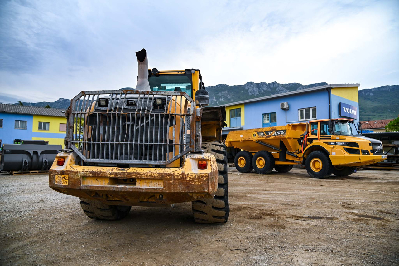 VOLVO L180G - Máy xúc lật bánh lốp: hình 5 VOLVO L180G - Máy xúc lật bánh lốp: hình 5