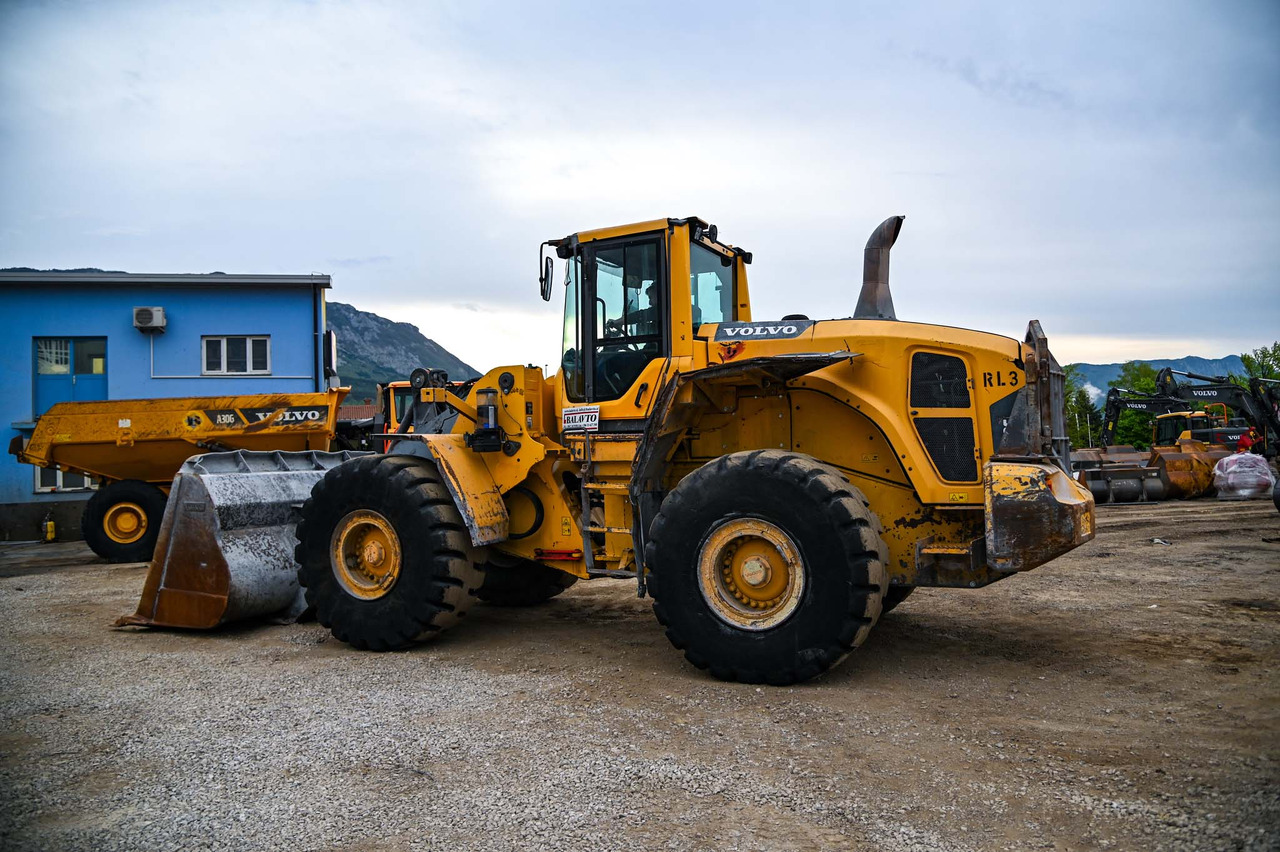 VOLVO L180G - Máy xúc lật bánh lốp: hình 3 VOLVO L180G - Máy xúc lật bánh lốp: hình 3