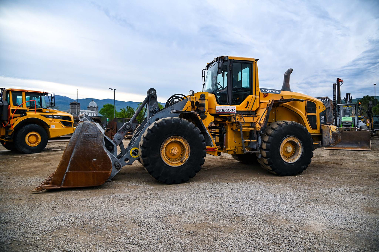 VOLVO L180G - Máy xúc lật bánh lốp: hình 2 VOLVO L180G - Máy xúc lật bánh lốp: hình 2