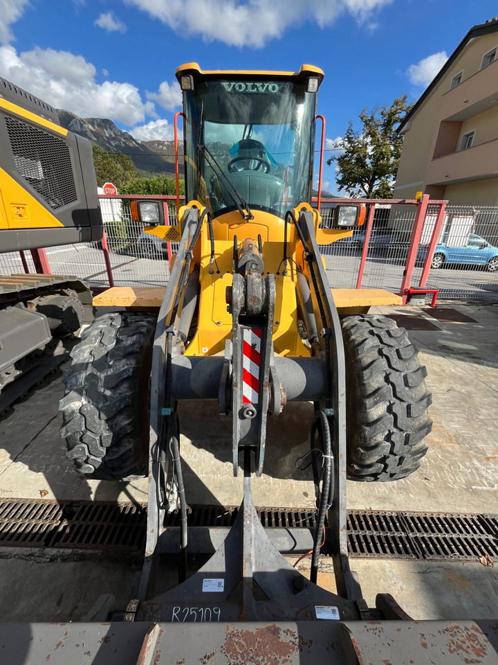 VOLVO L35B - Máy xúc lật bánh lốp: hình 5 VOLVO L35B - Máy xúc lật bánh lốp: hình 5