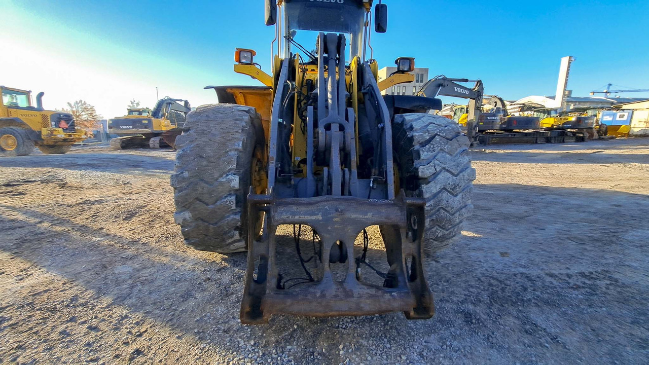 Volvo L120E - Máy xúc lật bánh lốp: hình 2 Volvo L120E - Máy xúc lật bánh lốp: hình 2