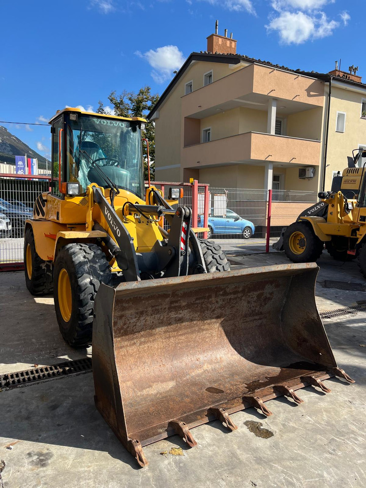 Volvo L35B - Máy xúc lật bánh lốp: hình 3 Volvo L35B - Máy xúc lật bánh lốp: hình 3