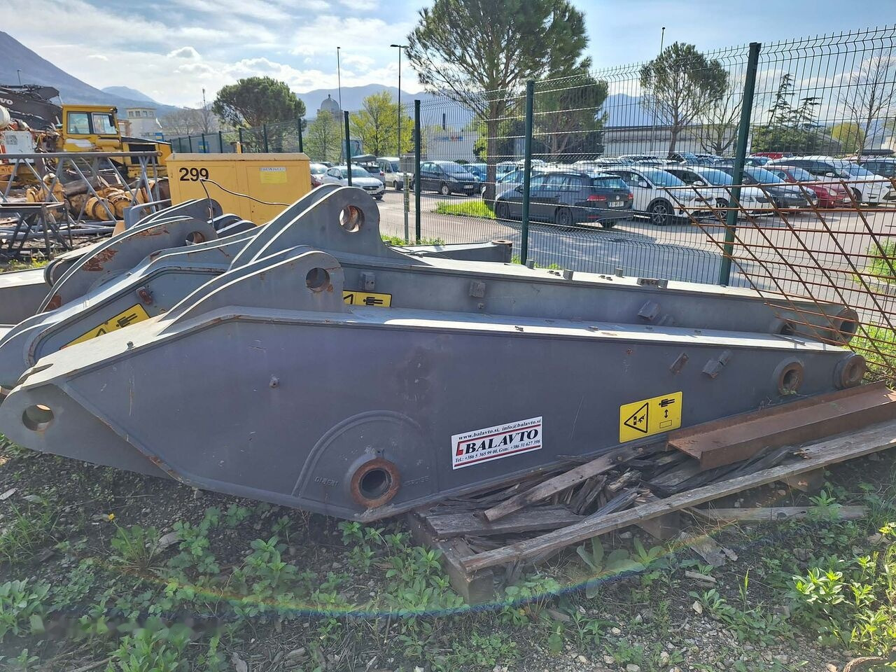 Volvo dipper arm 2600 mm 14577191 Volvo EC300D, EC300E - Boom cho Máy xúc: hình 1 Volvo dipper arm 2600 mm 14577191 Volvo EC300D, EC300E - Boom cho Máy xúc: hình 1