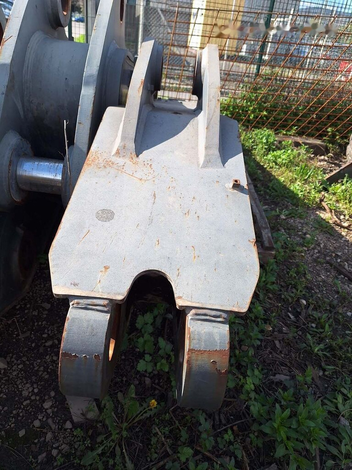 Volvo dipper arm 2600 mm 14577191 Volvo EC300D, EC300E - Boom cho Máy xúc: hình 3 Volvo dipper arm 2600 mm 14577191 Volvo EC300D, EC300E - Boom cho Máy xúc: hình 3