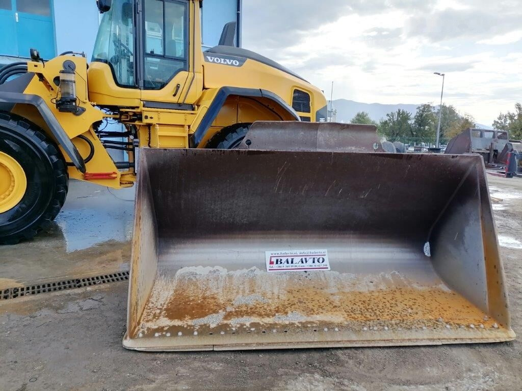 Volvo loader bucket 2800 mm - Gầu xúc lật: hình 1 Volvo loader bucket 2800 mm - Gầu xúc lật: hình 1