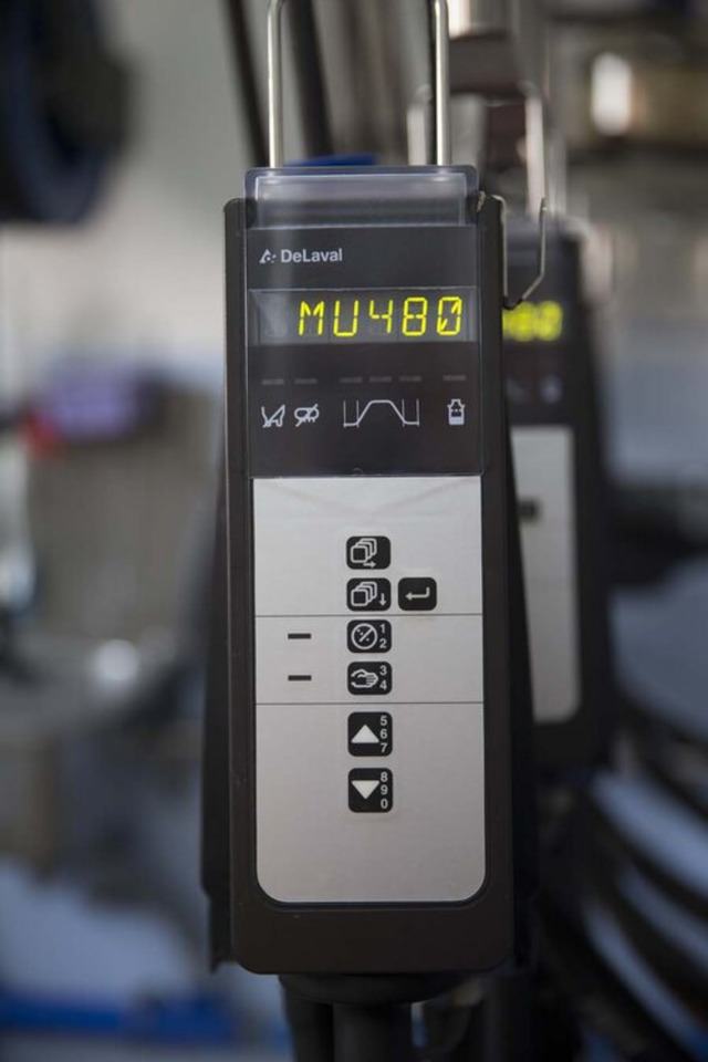 MXA0044 22 DeLaval milking unit MU486 Part No. 87979930 - Trang thiết bị vắt sữa: hình 2 MXA0044 22 DeLaval milking unit MU486 Part No. 87979930 - Trang thiết bị vắt sữa: hình 2