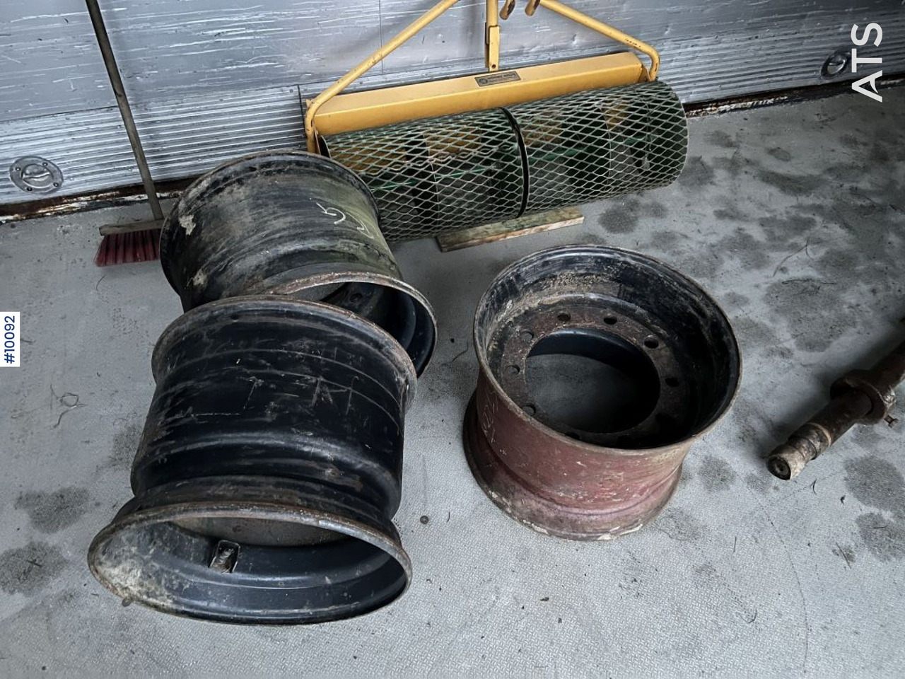 4pcs 18R19.5 Michelin tires on rims - Lốp cho Máy móc xây dựng: hình 5 4pcs 18R19.5 Michelin tires on rims - Lốp cho Máy móc xây dựng: hình 5