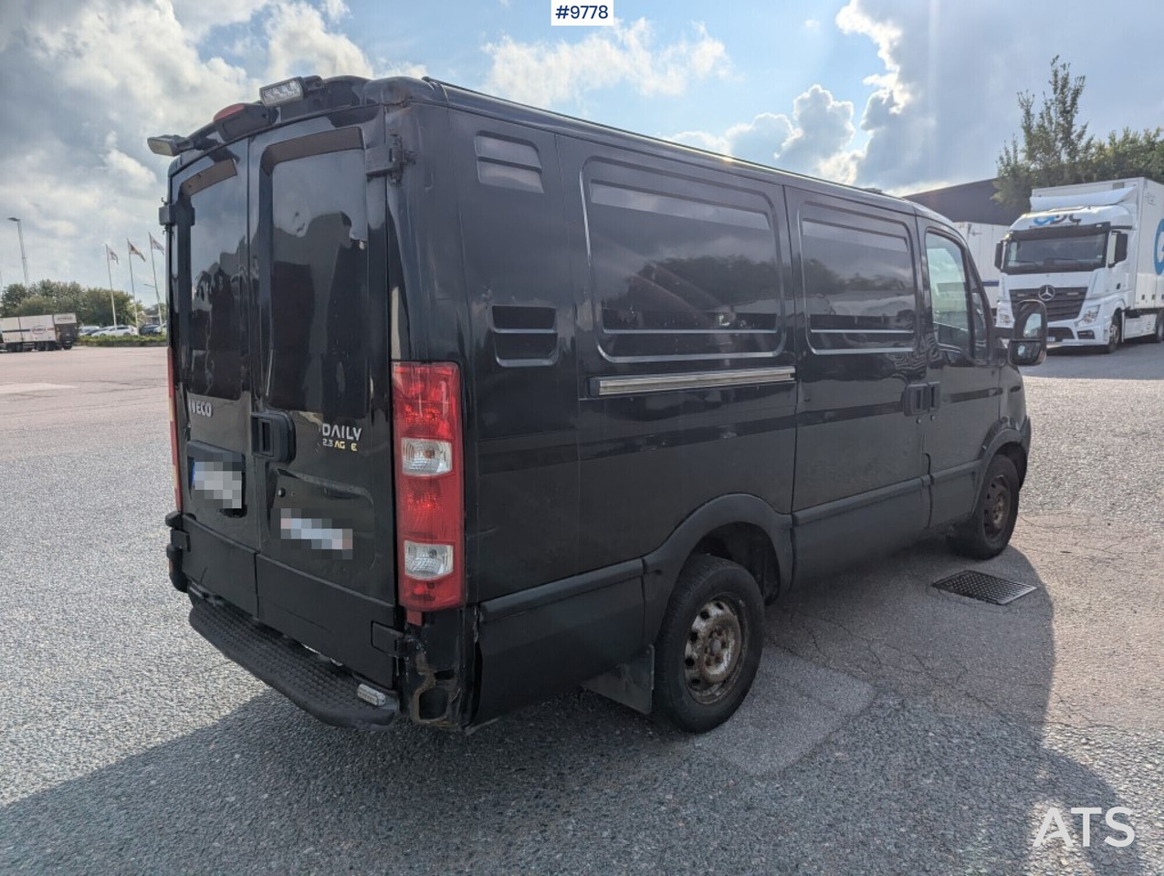 Box Truck Iveco Daily 29L12A V-300 - Xe van chở hàng: hình 4 Box Truck Iveco Daily 29L12A V-300 - Xe van chở hàng: hình 4