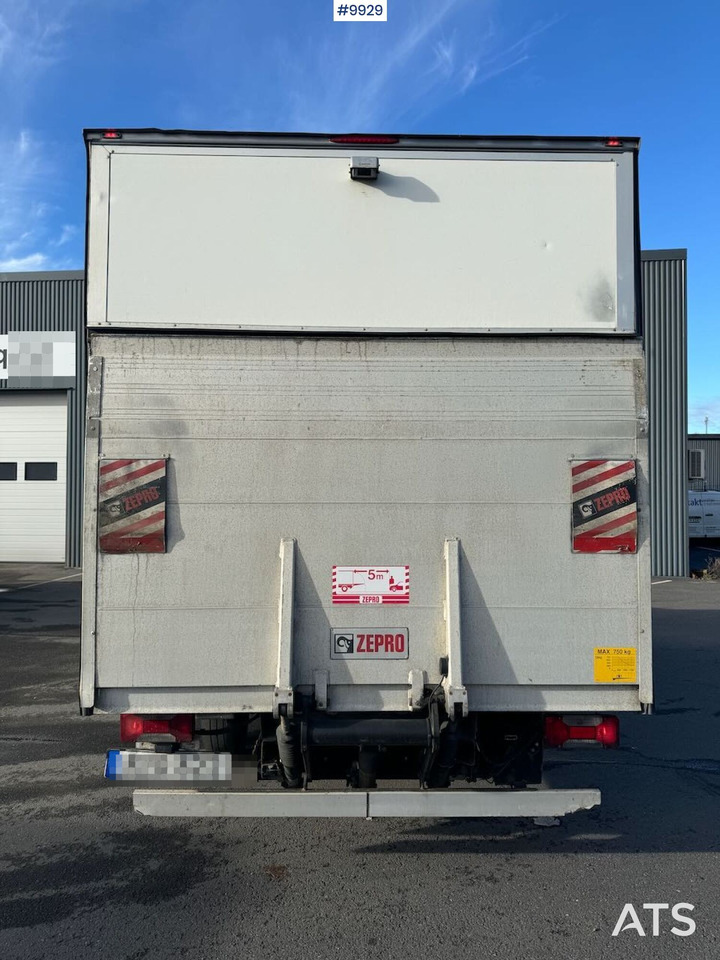 Xe tải nhỏ thùng kín Box Truck Iveco Daily with Tail Lift: hình 9 Xe tải nhỏ thùng kín Box Truck Iveco Daily with Tail Lift: hình 9