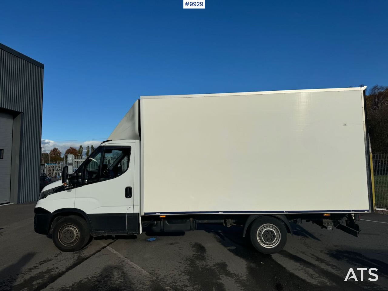 Box Truck Iveco Daily with Tail Lift - Xe tải nhỏ thùng kín: hình 2 Box Truck Iveco Daily with Tail Lift - Xe tải nhỏ thùng kín: hình 2