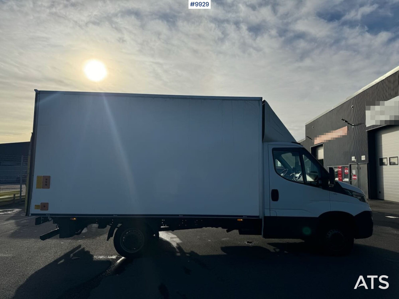Xe tải nhỏ thùng kín Box Truck Iveco Daily with Tail Lift: hình 13 Xe tải nhỏ thùng kín Box Truck Iveco Daily with Tail Lift: hình 13