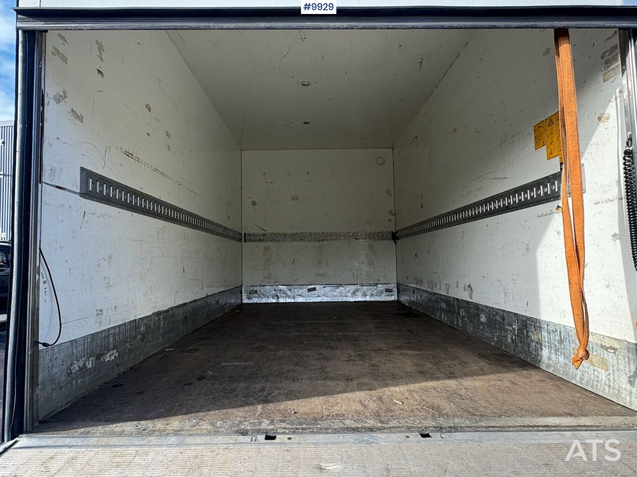 Box Truck Iveco Daily with Tail Lift - Xe tải nhỏ thùng kín: hình 5 Box Truck Iveco Daily with Tail Lift - Xe tải nhỏ thùng kín: hình 5