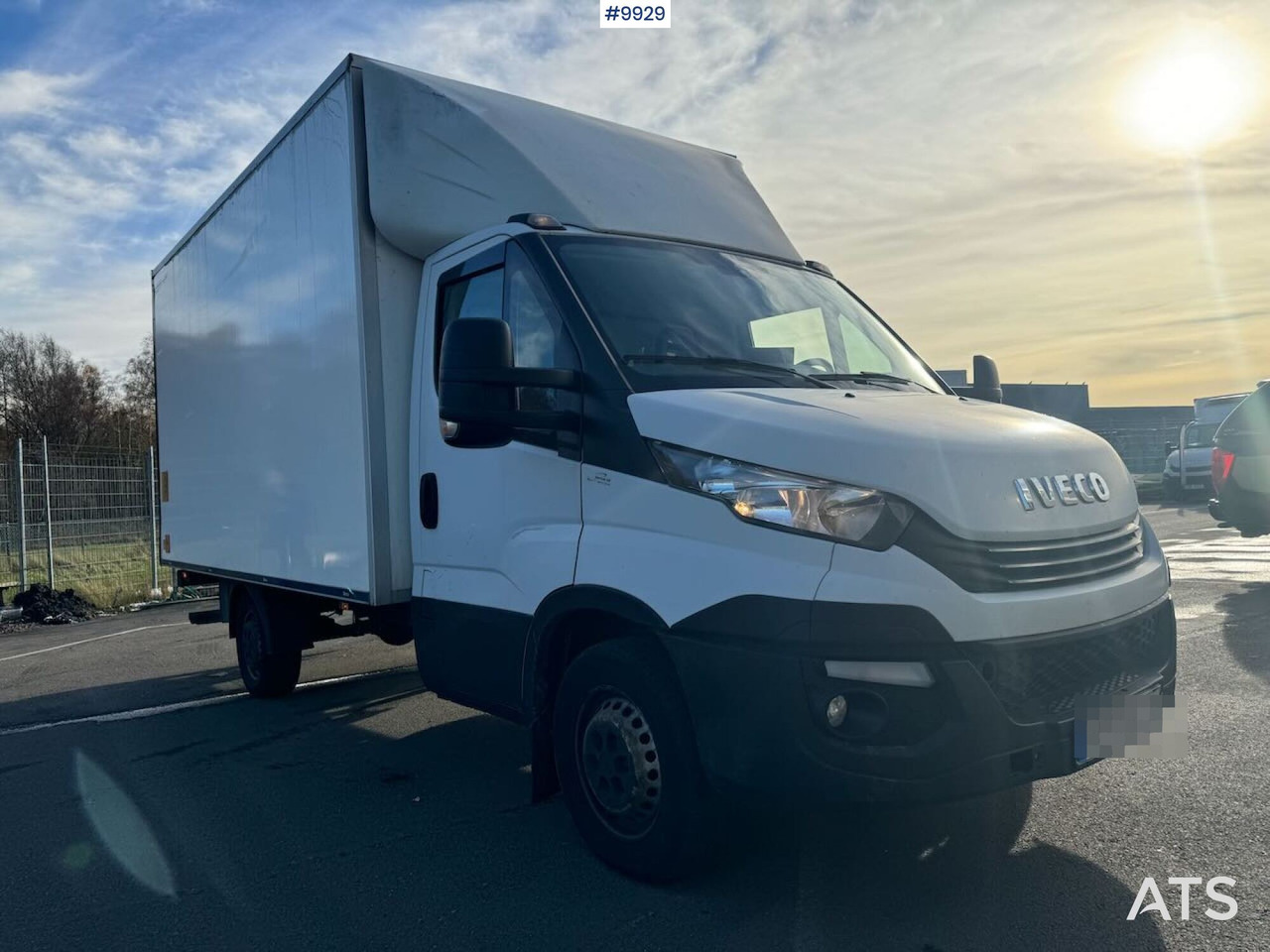 Xe tải nhỏ thùng kín Box Truck Iveco Daily with Tail Lift: hình 15 Xe tải nhỏ thùng kín Box Truck Iveco Daily with Tail Lift: hình 15