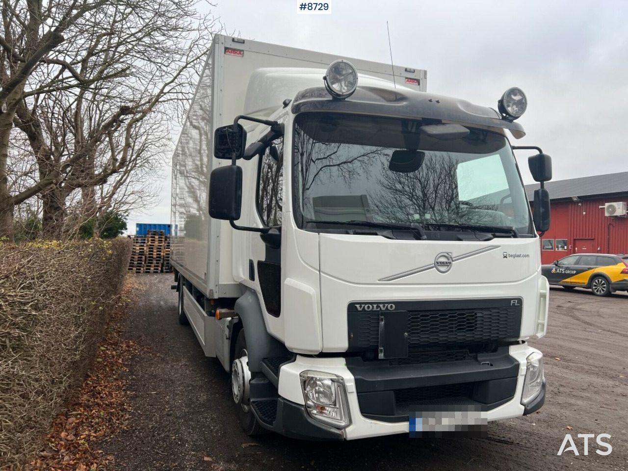 Box Truck Volvo FL 42 R with tailgate lift - Xe tải hộp: hình 2 Box Truck Volvo FL 42 R with tailgate lift - Xe tải hộp: hình 2