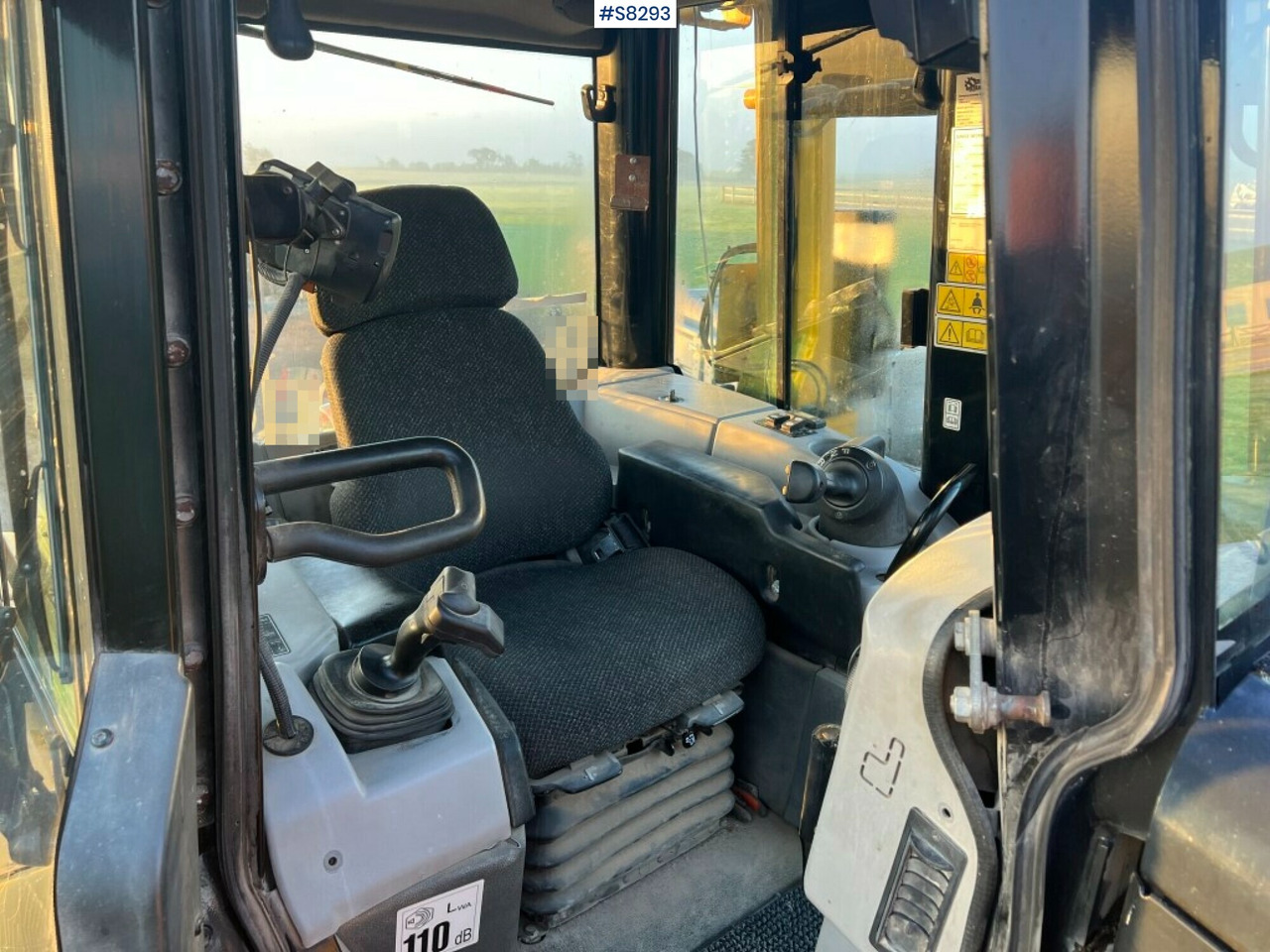 CAT CRAWLER DOZER D6N LGP with Icon gps80 Leica digging system (SEE VIDEO) - Máy ủi: hình 4 CAT CRAWLER DOZER D6N LGP with Icon gps80 Leica digging system (SEE VIDEO) - Máy ủi: hình 4
