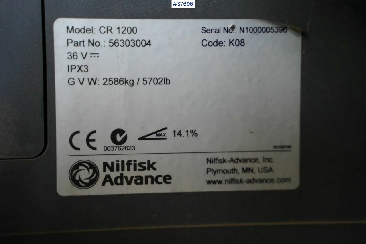 Xe quét đường Cleaning machine Nilfisk CR1200 rep.object: hình 11