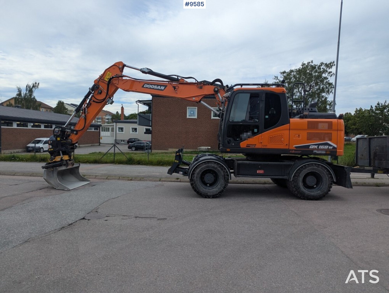 Excavator Doosan DX160W-7 with tipper (SEE VIDEO) - Máy xúc bánh lốp: hình 2 Excavator Doosan DX160W-7 with tipper (SEE VIDEO) - Máy xúc bánh lốp: hình 2