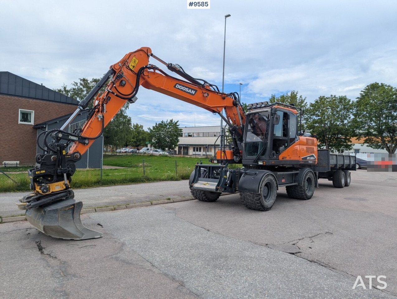 Excavator Doosan DX160W-7 with tipper (SEE VIDEO) - Máy xúc bánh lốp: hình 1 Excavator Doosan DX160W-7 with tipper (SEE VIDEO) - Máy xúc bánh lốp: hình 1