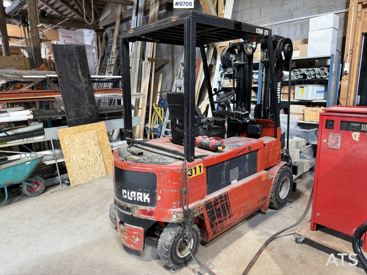 Forklift Clark CEM 25 - Xe nâng điện: hình 4 Forklift Clark CEM 25 - Xe nâng điện: hình 4