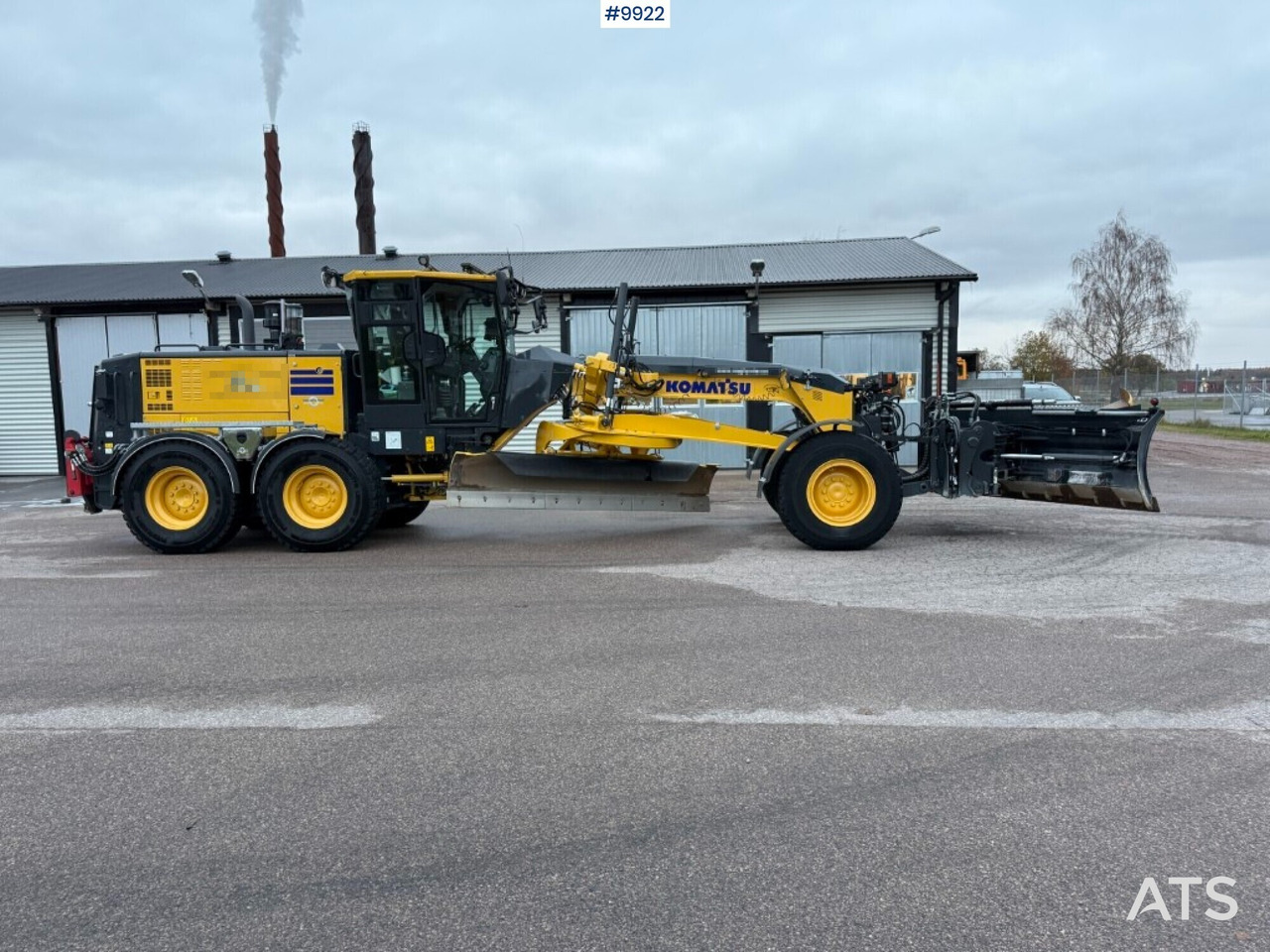 Komatsu GD675-7E0 motor grader with GPS - Máy san: hình 1 Komatsu GD675-7E0 motor grader with GPS - Máy san: hình 1