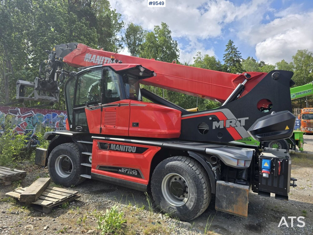 Manitou MRT 2570 Rotating Telescopic Handler - Xe nhấc hình viễn vọng kính: hình 2 Manitou MRT 2570 Rotating Telescopic Handler - Xe nhấc hình viễn vọng kính: hình 2