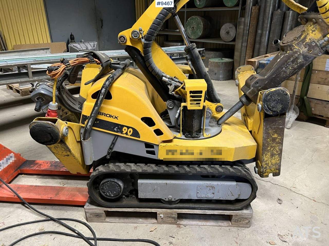 Máy móc xây dựng BROKK 90 Demolition / Forming robot: hình 12