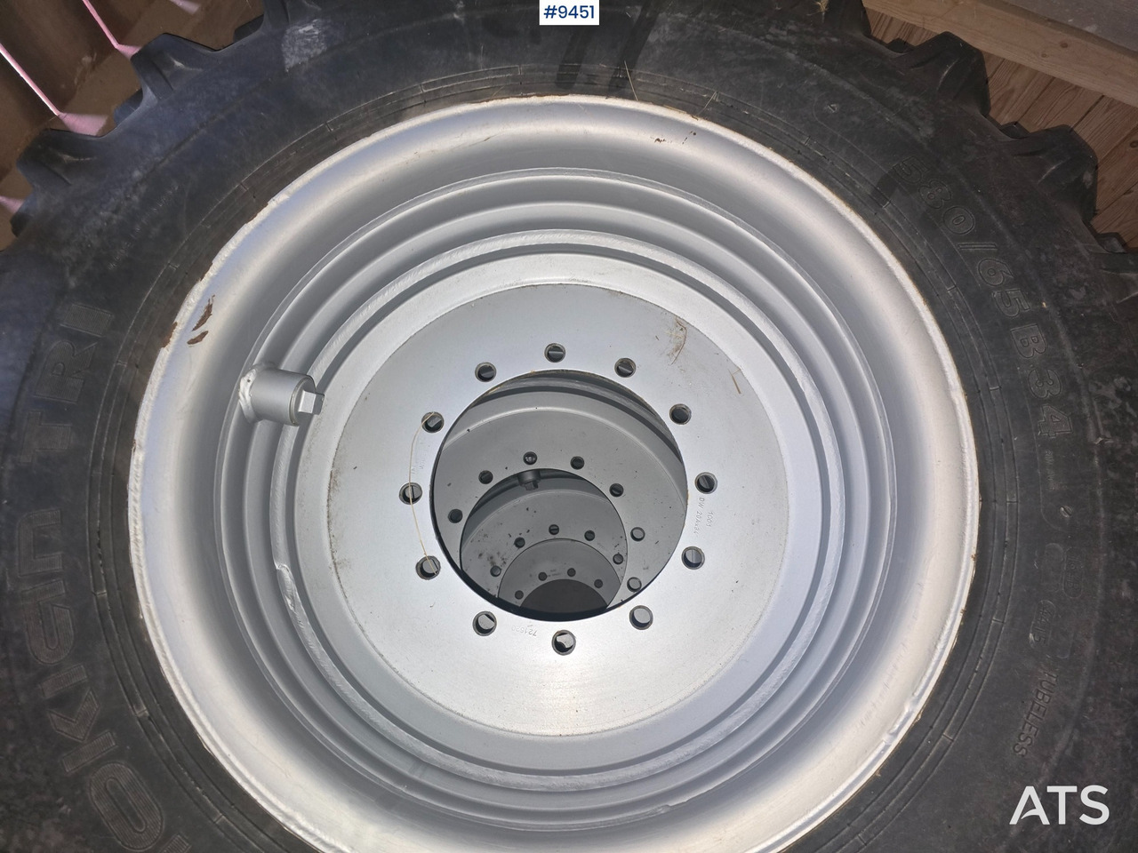 NOKIAN TIRE AND RIM FOR HUDDIG - Trang thiết bị xây dựng: hình 4 NOKIAN TIRE AND RIM FOR HUDDIG - Trang thiết bị xây dựng: hình 4