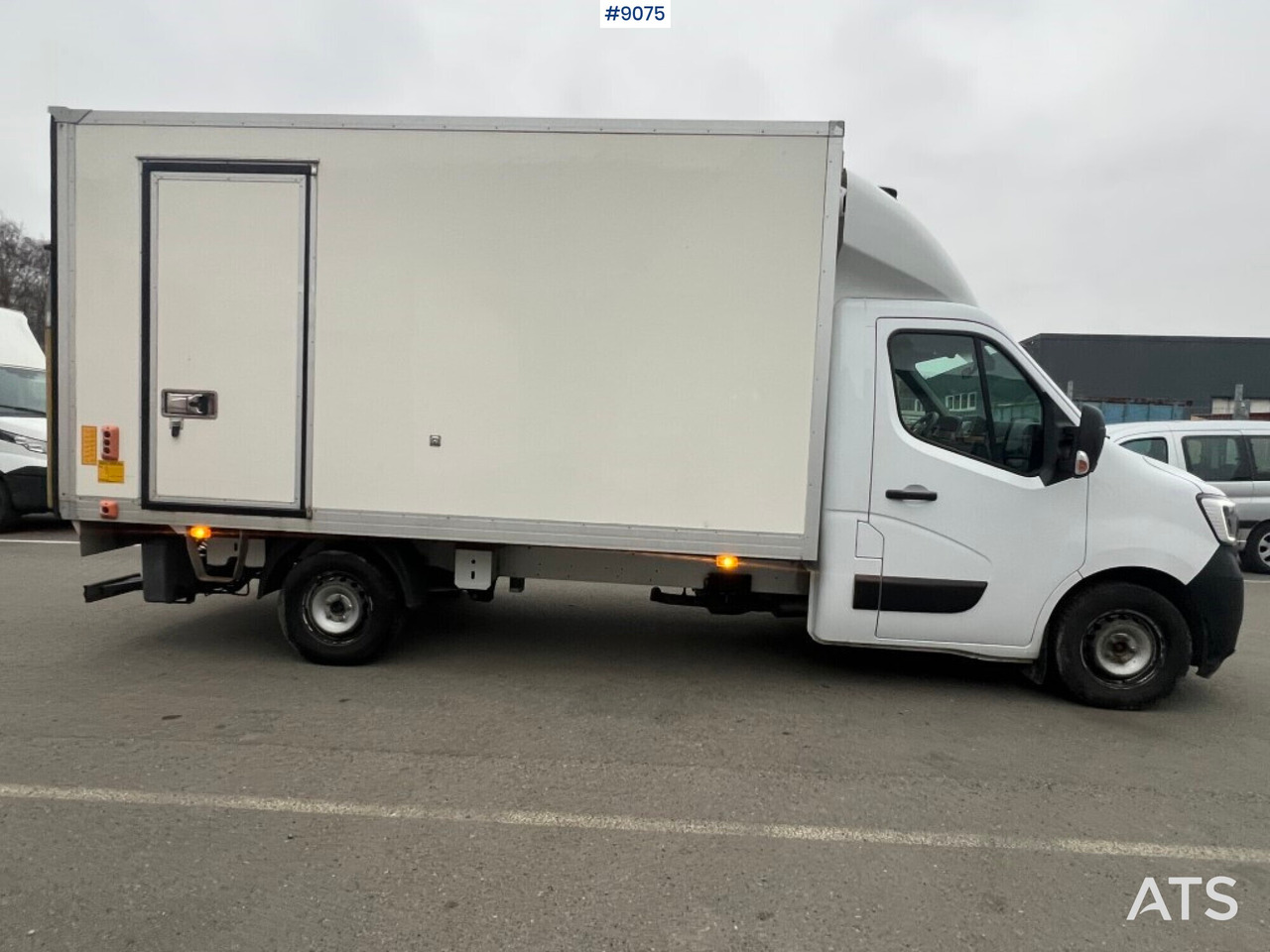 Refrigerated truck - Renault Master - Xe van đông lạnh: hình 2 Refrigerated truck - Renault Master - Xe van đông lạnh: hình 2