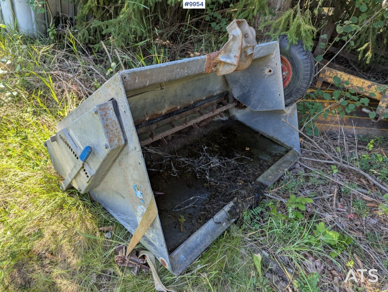 Sand spreader Fjärås 3-Point attachment - Máy dàn trải cát/ Muối: hình 1 Sand spreader Fjärås 3-Point attachment - Máy dàn trải cát/ Muối: hình 1