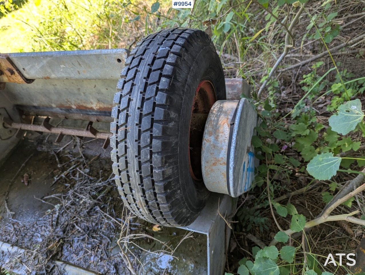 Sand spreader Fjärås 3-Point attachment - Máy dàn trải cát/ Muối: hình 5 Sand spreader Fjärås 3-Point attachment - Máy dàn trải cát/ Muối: hình 5