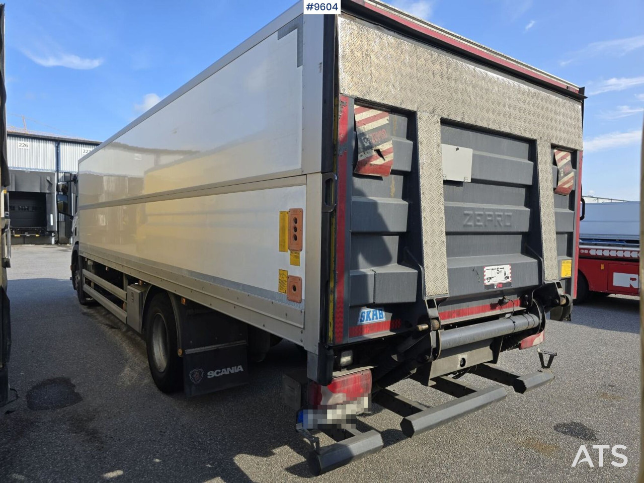 Scania P250 Liftable and lowerable body - Xe tải hộp: hình 4 Scania P250 Liftable and lowerable body - Xe tải hộp: hình 4