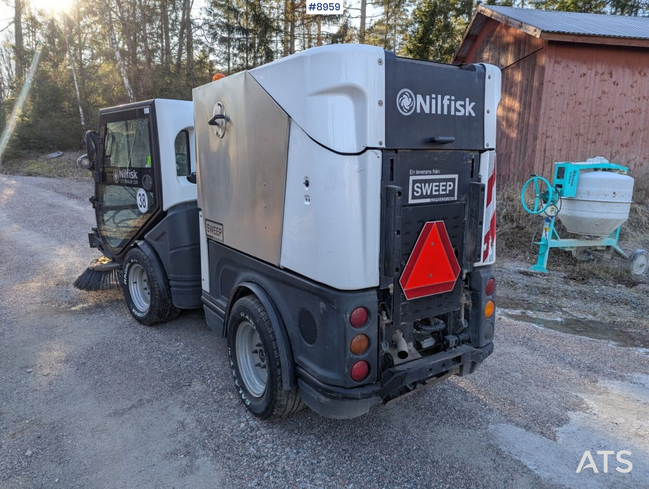 Sweeper Nilfisk City Ranger (SEE VIDEO) - Xe quét đường: hình 3 Sweeper Nilfisk City Ranger (SEE VIDEO) - Xe quét đường: hình 3