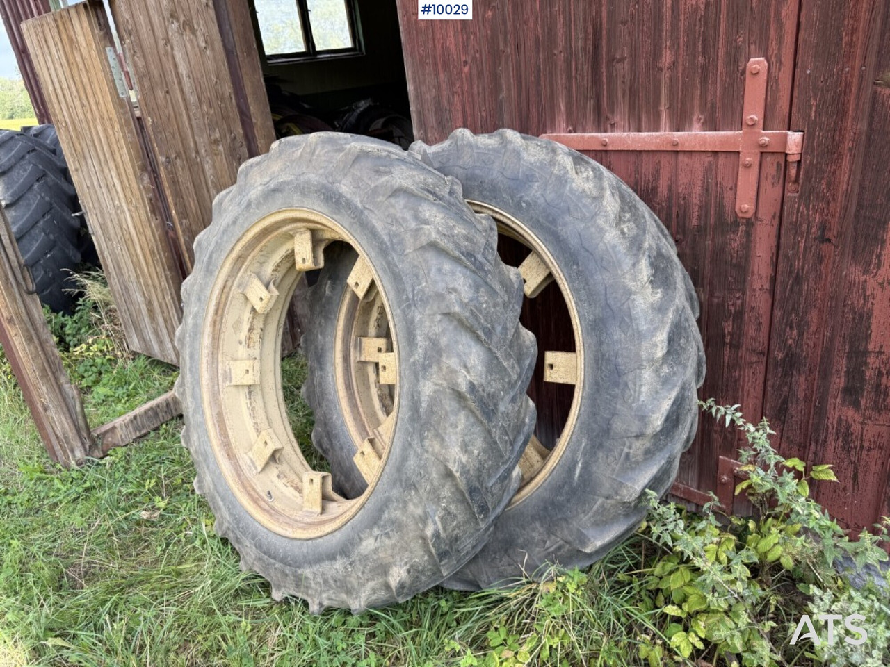 Traktordäck med ringar Goodyear 13.6-38 (4,500:- ex moms) - Bánh xe cho Máy cày: hình 1 Traktordäck med ringar Goodyear 13.6-38 (4,500:- ex moms) - Bánh xe cho Máy cày: hình 1