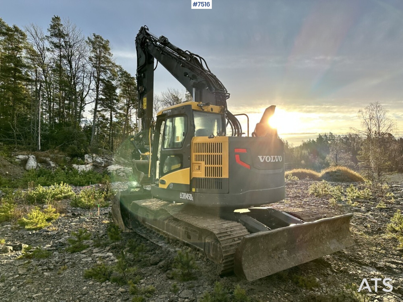 Volvo ECR145DL Crawler excavator with rotor and buckets - Máy xúc bánh xích: hình 5 Volvo ECR145DL Crawler excavator with rotor and buckets - Máy xúc bánh xích: hình 5