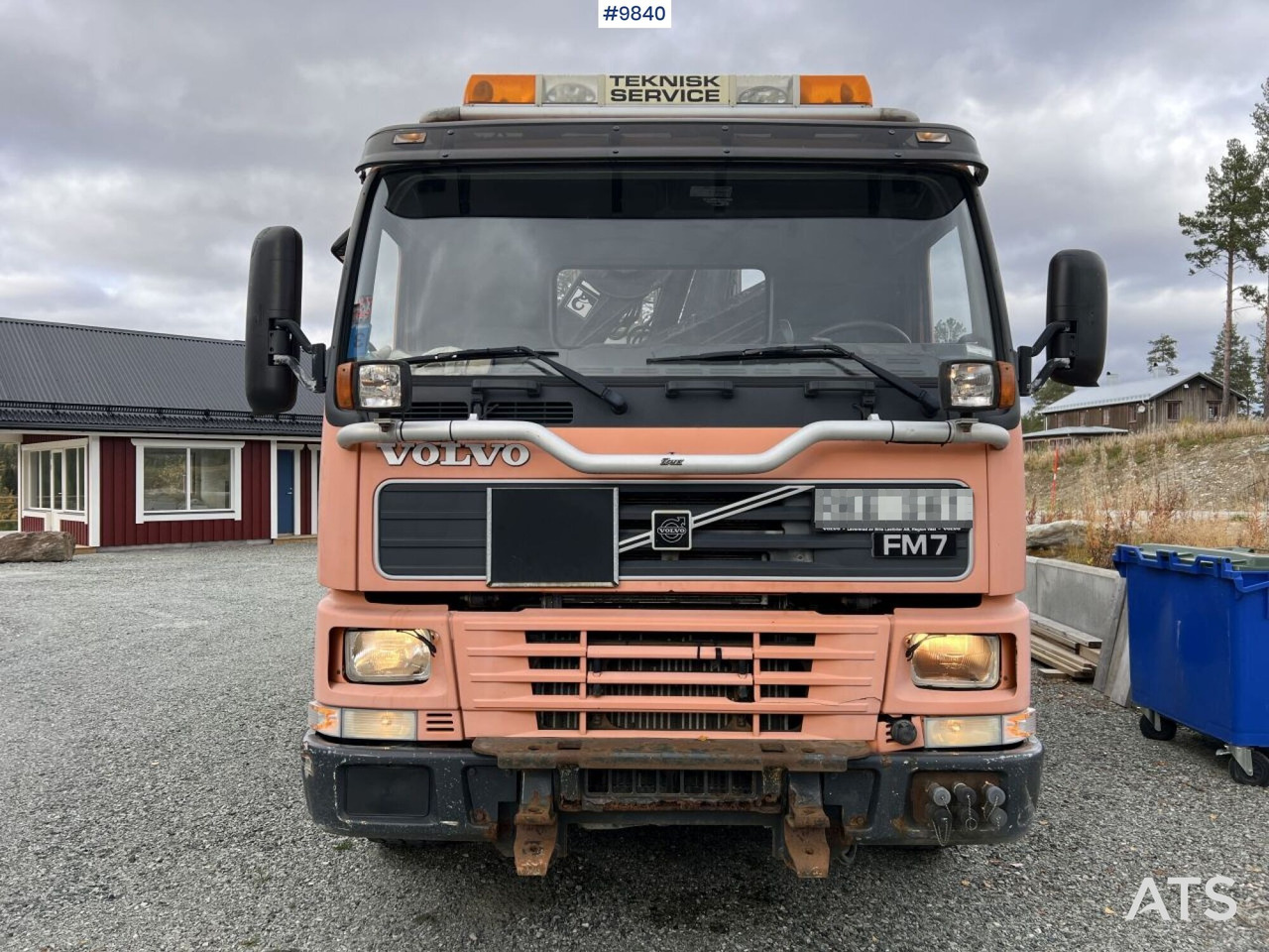 Volvo FM7 crane truck/tipper truck with Hiab 112 (video) - Xe ben: hình 2 Volvo FM7 crane truck/tipper truck with Hiab 112 (video) - Xe ben: hình 2